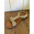 Champagne sandalen met glitterrand
